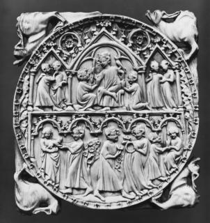 Mirror case, 2 registers, with arches and band of rosettes (valve de miroir; frise d'arcatures; colonnettes; décor de roses) (Front)