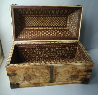 Casket with pitched lid (coffret); known as 'Arqueta de los Reyes' (Kings' Casket) (Interior)