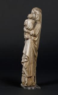 Statuette (Side, left)