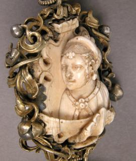 Rosary, 8 beads (chapelet) (Bead 1, side 2, detail)