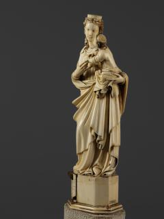 Statuette (Front)