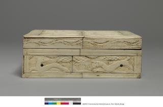 Box (boîte) (End, left)