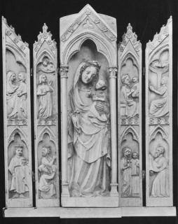 Gabled polyptych, bands of roses (décor de roses; tabernacle; colonnettes) (Front)