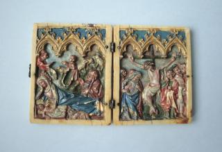 Diptych, 1 register, 3 arches across (frise d'arcatures; plaquettes) (Front)