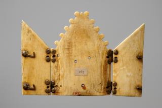 Gabled triptych, 1 register (Back)