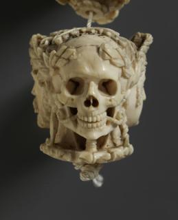 Rosary, 13 beads, 2 and 3 faces (chapelet) (Pendant, face 3)