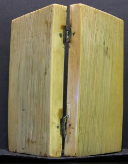 Diptych, 1 register, 1 arch across (plaquettes) (Back)