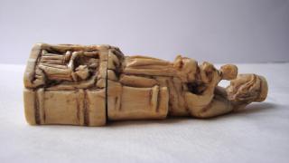 Statuette (Side)