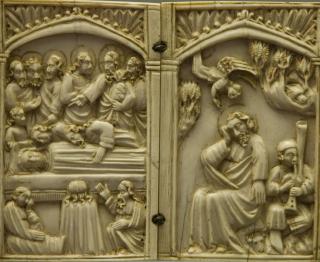Diptych, 1 register, 1 arch across (plaquettes) (Front)