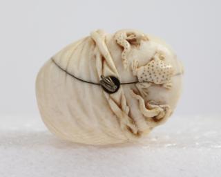 Rosary bead, 2 faces (chapelet) (Top)