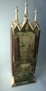 Gabled polyptych, with arches (tabernacle; colonnettes; frise d'arcatures) (Back)