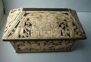 Casket with pitched lid (coffret) (Lid, back)