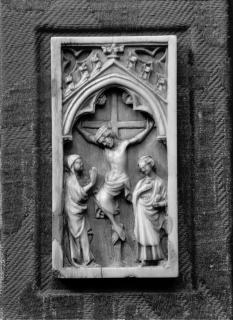 Wing, right (fragment of a diptych), 1 register, 1 arch across (plaquette) (Front)