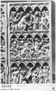 Diptych, 3 registers, 5 arches across (frise d'arcatures) (Front, detail)
