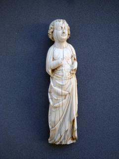 Relief (appliqué) (Front)