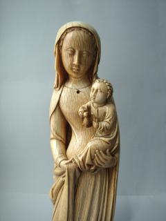 Statuette (Front)