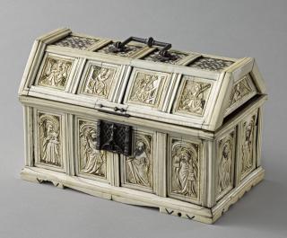 Box with pitched lid (boîte) (Front)
