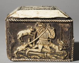 Casket (coffret) (End, right)