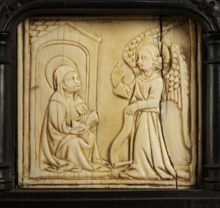 40 panels, 1 register, 1 ogee arch across; inserted in a wooden cabinet (Row 5, panel 2)