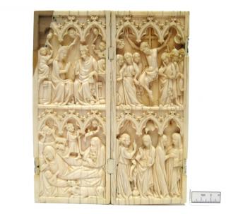Diptych, 2 registers, 3 arches across (frise d'arcatures) (Front)