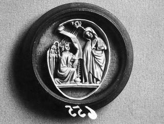 Oval openwork medallion (médaillon ajouré) (Front)