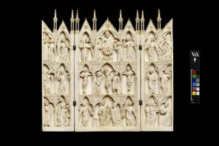 Triptych with gables, 3 registers, with arches across (frise d'arcatures; colonnettes) (Front)