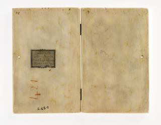 Diptych, 2 registers, 4 arches across (frise d'arcatures) (Back)