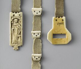 Belt with ivory buckle, pendant and stops (ceinture)