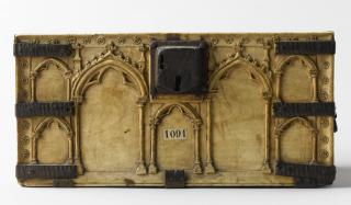 Casket with arches and rosettes (coffret; décor d'arcatures; décor de roses; colonnettes) (Body, front)