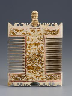 Painted comb and hair parter (peigne double; gravoir) (Side 2)