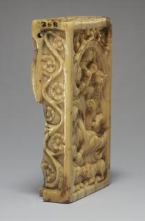 Double-sided panel (fragment of a triptych; centre panel), 1 register, 1 arch across (plaquette) (Side)