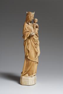 Statuette (Side, right)