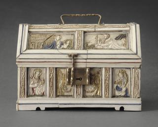 Box with pitched lid (boîte) (Front)