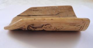 Pax with truncated gable, 1 ogee arch across (baiser de paix) (Side)