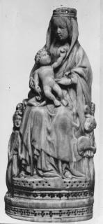 Relief (appliqué) (Front)