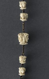 Complete rosary of 58 beads, 4 faces (chapelet) (Detail)