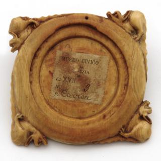 Mirror case (valve de miroir) (Back)
