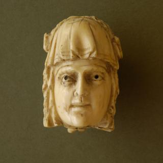 Rosary bead (?), 2 faces (chapelet) (Side 2)