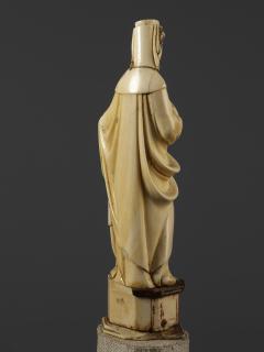 Statuette (Back)