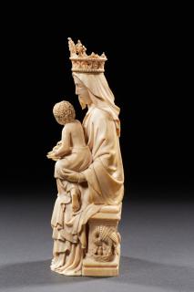 Statuette (Side)