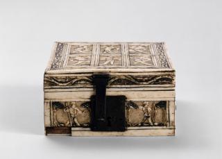 Box (boite) (Body, front)