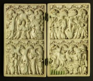 Diptych, 2 registers, 4 arches across (frise d'arcatures) (Front)