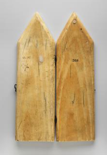 Gabled diptych, 2 registers, 1 arch across (Back)
