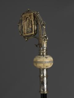 Head of crozier (crosse); double-sided panel, 1 register, 1 trefoil arch across (colonnettes) (Side 1)