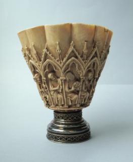 Chalice (calice), 8 arches (frise d'arcatures; colonnettes) (Front)