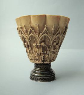 Chalice (calice), 8 arches (frise d'arcatures; colonnettes) (Front)