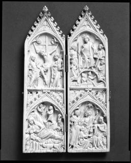 Gabled diptych, 2 registers, 1 arch across (Front)
