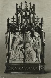 Group, remounted as a pax (baiser de paix) (Front)