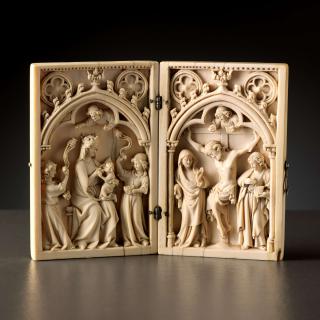 Diptych, 1 register, 1 arch across (plaquettes; colonnettes) (Front)