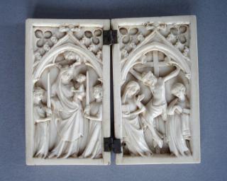 Diptych, 1 register, 1 arch across (plaquettes) (Front)